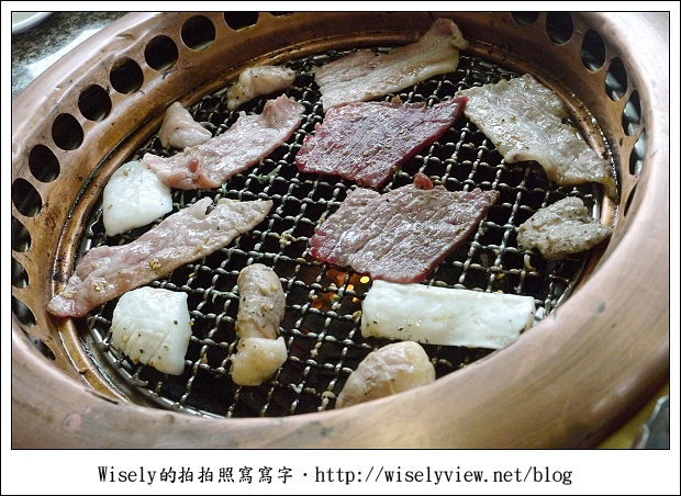 【旅行】2011(日本)沖繩-04：石垣島-公設市場、和牛牛排/燒肉&台灣人常買藥妝品清單《琉球必吃美食推薦》