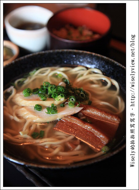 【旅行】2011(日本)沖繩-07：首里殿內(SOBA沖繩拉麵)、玉泉洞琉球王國(Gangala之谷)、風樹咖啡屋(遠眺海景)、Madonna(珊瑚染料服飾)