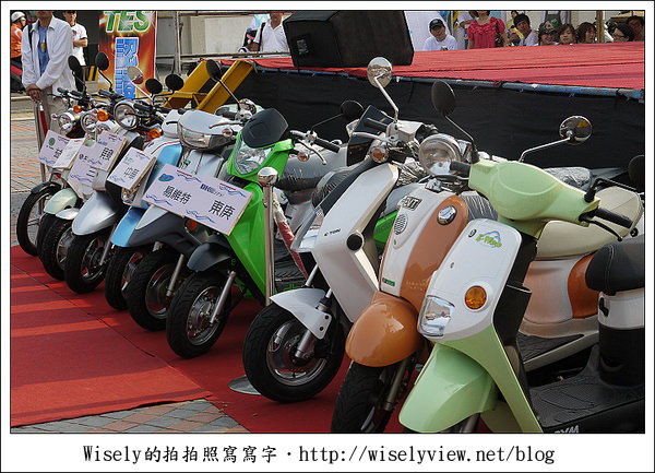 【遊玩】2011離島。澎湖遊：TES電動機車試乘活動、海港漁市隨拍、菊島之星、福台排骨麵、(觀音亭)彩虹橋夜景