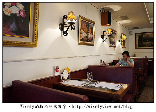 【食記】台北市．中正區：明星咖啡廳-經典懷舊的武昌街一段七號 (秀媛姐GF3新機入手)