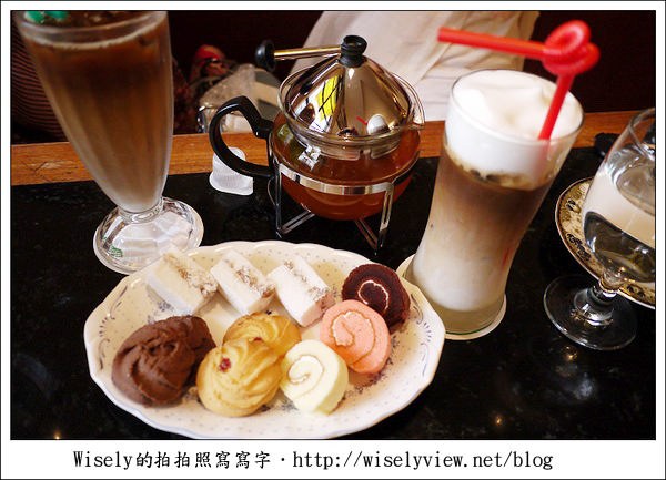 【食記】台北市．中正區：明星咖啡廳-經典懷舊的武昌街一段七號 (秀媛姐GF3新機入手)