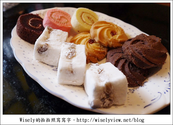 【食記】台北市．中正區：明星咖啡廳-經典懷舊的武昌街一段七號 (秀媛姐GF3新機入手)