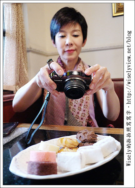 【食記】台北市．中正區：明星咖啡廳-經典懷舊的武昌街一段七號 (秀媛姐GF3新機入手)