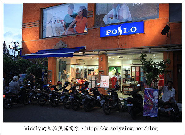 【旅行】2011(印尼)峇里島-18：庫塔區市中心隨手拍(Kuta Beach旁)，採買逛街的好去處