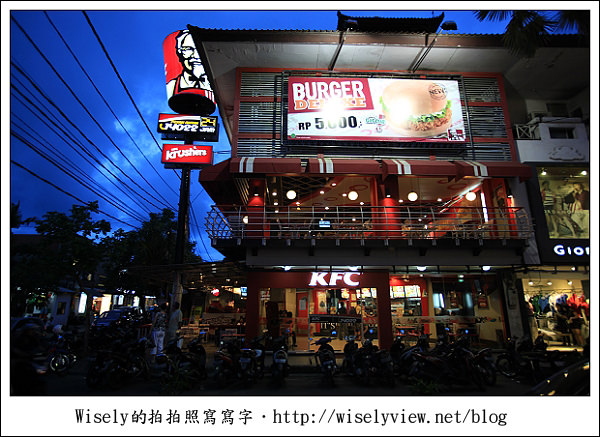 【旅行】2011(印尼)峇里島-18：庫塔區市中心隨手拍(Kuta Beach旁)，採買逛街的好去處