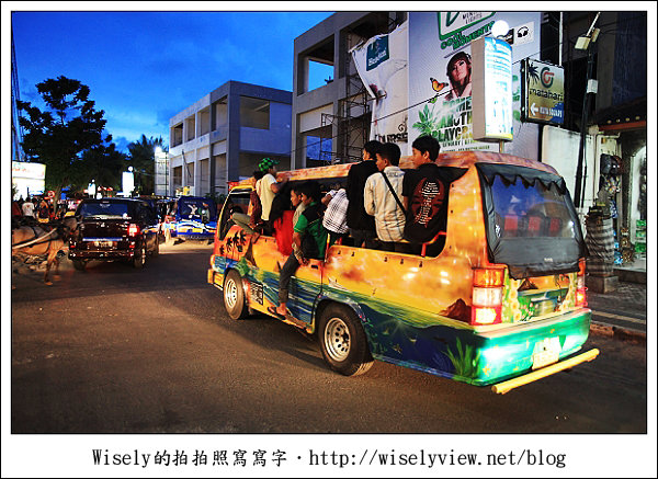 【旅行】2011(印尼)峇里島-18：庫塔區市中心隨手拍(Kuta Beach旁)，採買逛街的好去處