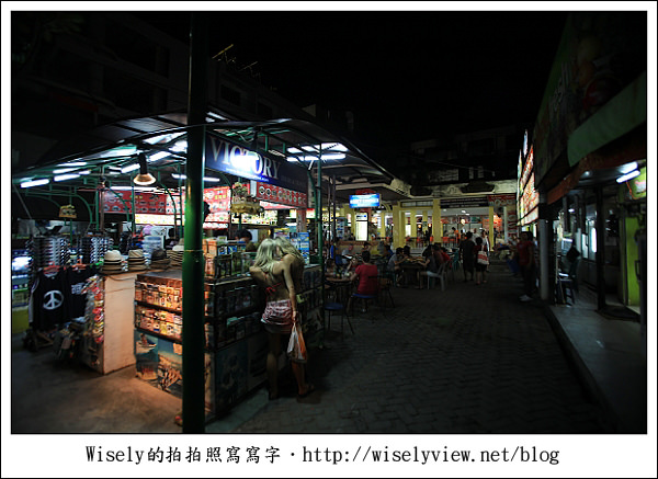 【旅行】2011(印尼)峇里島-18：庫塔區市中心隨手拍(Kuta Beach旁)，採買逛街的好去處