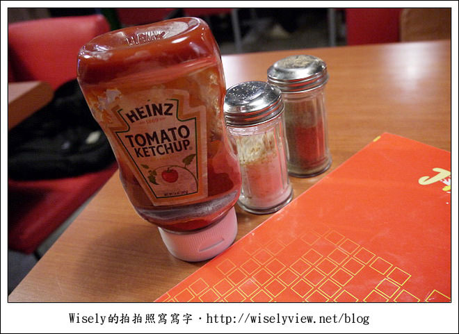 【食記】台北市‧中正區：J House Burger～漢堡口味不夠出眾 (提供WiFi網路)