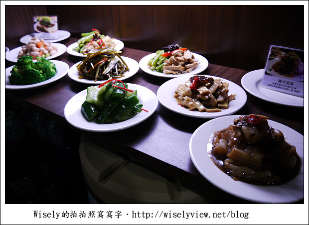 【食記】台北市‧內湖區：牛耳精緻麵館～鄰近捷運西湖站，牛肉麵湯濃麵Q肉大塊
