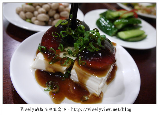 【食記】台北市‧內湖區：牛耳精緻麵館～鄰近捷運西湖站，牛肉麵湯濃麵Q肉大塊
