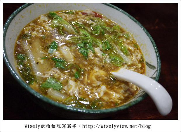 【食記】台北市‧內湖區：牛耳精緻麵館～鄰近捷運西湖站，牛肉麵湯濃麵Q肉大塊