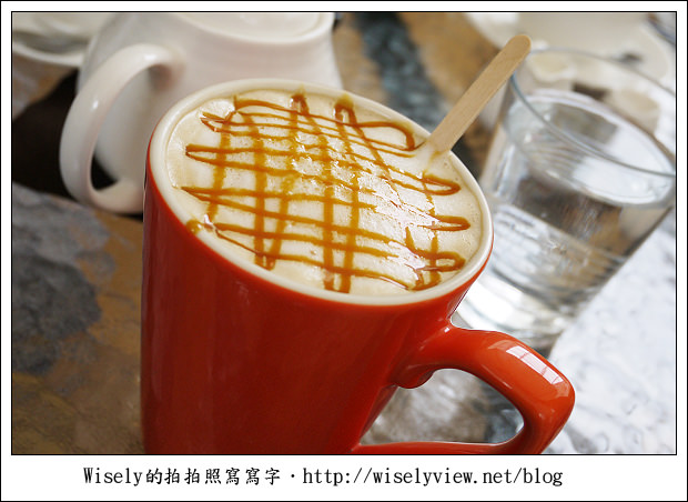 【食記】新北市‧板橋區：in Joy chocolate 巧克力、咖啡、貓，板橋火車站裡下午茶的好去處