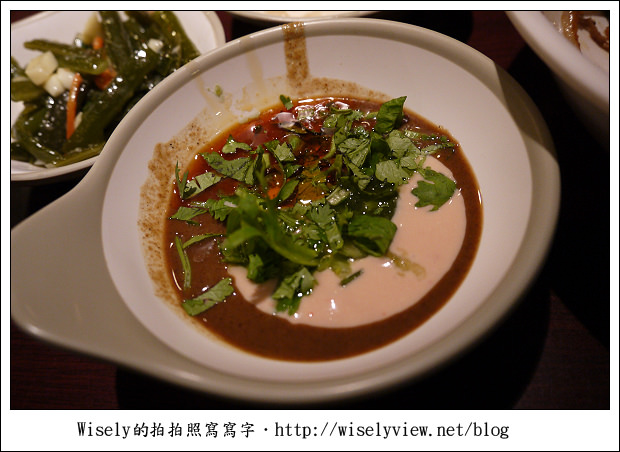 【食記】新北市‧新店區：涮八方-酸菜白肉鍋 + 蒙古烤肉(吃到飽)，就是不太夠味啊！