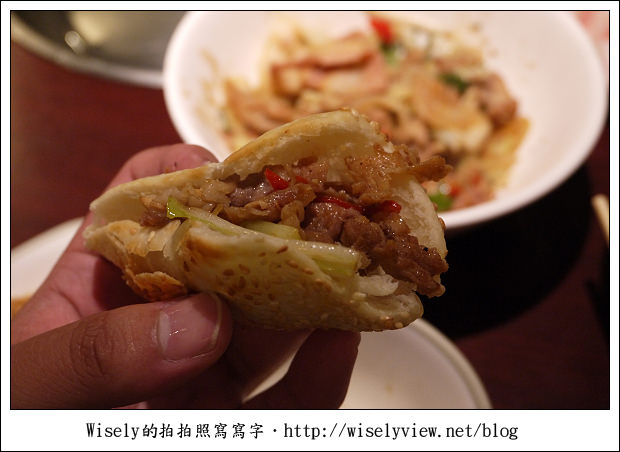 【食記】新北市‧新店區：涮八方-酸菜白肉鍋 + 蒙古烤肉(吃到飽)，就是不太夠味啊！