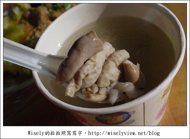 【食記】台東市．台東觀光夜市：30年老店臭豆腐、阿明東山鴨頭、派大星牛排、正氣豆花湯圓，還有沒吃成的津芳冰城(鹹冰棒)