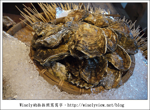 【食記】花蓮．自強夜市：殼燒蝦、老夫子牛排都好吃，來此一定要掃攤的啦！
