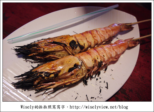 【食記】花蓮．自強夜市：殼燒蝦、老夫子牛排都好吃，來此一定要掃攤的啦！