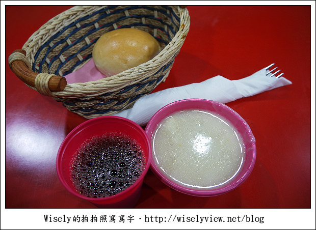 【食記】花蓮．自強夜市：殼燒蝦、老夫子牛排都好吃，來此一定要掃攤的啦！