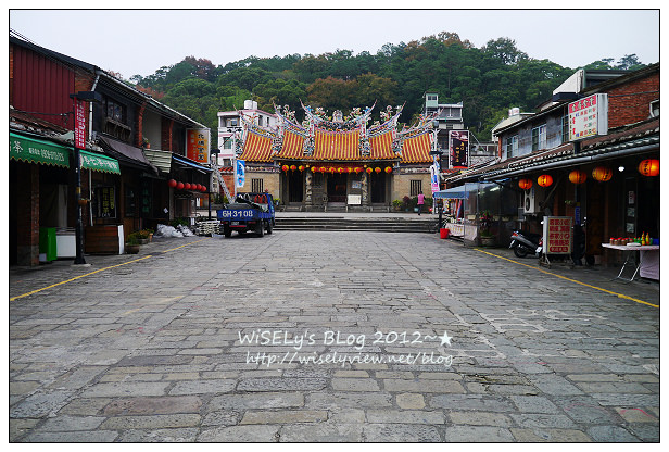 【遊玩】新竹縣．北埔鄉：北埔老街半日遊～慈天宮、石杮餅、竹塹餅、鹹豬肉、客家板條&薑絲炒大腸(老店客家菜)、舊巷隨手拍、現製樟腦油、民歌擂茶＆天水茶房、哈客愛擂茶包-Lumix GX1隨手拍