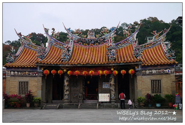 【遊玩】新竹縣．北埔鄉：北埔老街半日遊～慈天宮、石杮餅、竹塹餅、鹹豬肉、客家板條&薑絲炒大腸(老店客家菜)、舊巷隨手拍、現製樟腦油、民歌擂茶＆天水茶房、哈客愛擂茶包-Lumix GX1隨手拍