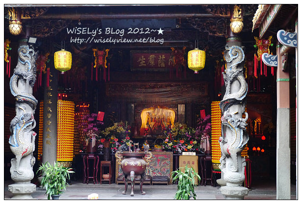 【遊玩】新竹縣．北埔鄉：北埔老街半日遊～慈天宮、石杮餅、竹塹餅、鹹豬肉、客家板條&薑絲炒大腸(老店客家菜)、舊巷隨手拍、現製樟腦油、民歌擂茶＆天水茶房、哈客愛擂茶包-Lumix GX1隨手拍