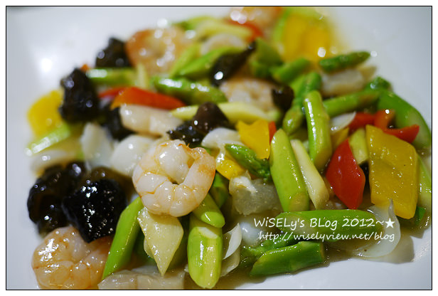 【新年】2012宜蘭．除夕夜：(龍年)年夜飯-海都餐廳，十道菜6000元
