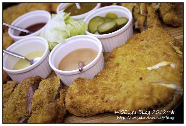 【食記】新北市．新店區：抱飲抱食 PALN PAIS(適合大家庭聚餐場所)~六大四小10個人，一起飽嚐德式和豬排拼盤還吃不完 XD (圖多分頁)