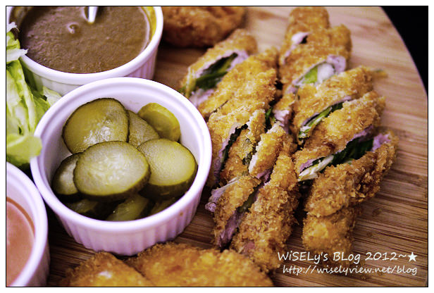 【食記】新北市．新店區：抱飲抱食 PALN PAIS(適合大家庭聚餐場所)~六大四小10個人，一起飽嚐德式和豬排拼盤還吃不完 XD (圖多分頁)