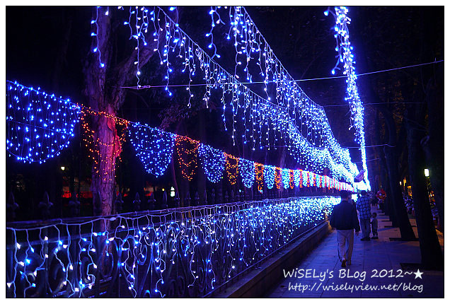 【隨拍】Panasonic Lumix GX1:2012台北元宵燈會-國父紀念堂~”Happy龍”主燈造型及3D水幕投影燈光秀錄影、龍年周邊創意花燈隨拍,花燈燈會拍攝小技巧分享(圖多分頁) 【隨拍】Panasonic Lumix GX1:2012台北元宵燈會-國父紀念堂~”Happy龍”主燈造型及3D水幕投影燈光秀錄影、龍年周邊創意花燈隨拍,花燈燈會拍攝小技巧分享(圖多分頁)