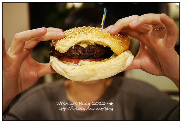 【食記】新北市．三芝區：海角99德州烤肉～完食48盎司(OZ)沙朗牛排，整個人撐到摸肚