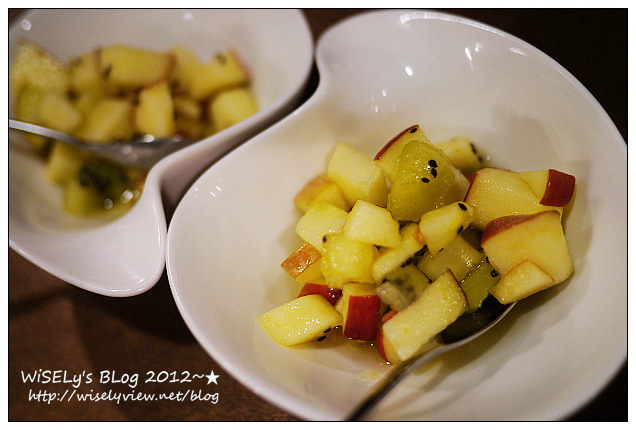 【食記】新北市．三芝區：海角99德州烤肉～完食48盎司(OZ)沙朗牛排，整個人撐到摸肚