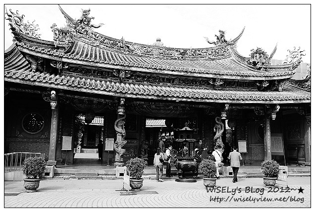 【隨拍】Panasonic Lumix GX1：台北．大龍峒保安宮 (相機單色模式黑白攝影)