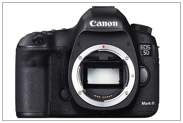 【相機】Canon EOS 5D Mark III規格資料：2230萬畫素、DIGIC 5+影像處理器、ISO 25600、61點AF自動對焦、3吋104萬畫素LCD、6fps連拍、15萬快門壽命、新增電子水平儀.多重曝光.HDR拍攝.CF/SD雙卡，預售價約120,000元左右～新增配件和閃燈 (個人評比心得分享)