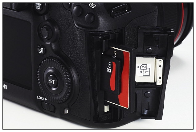 【相機】Canon EOS 5D Mark III規格資料：2230萬畫素、DIGIC 5+影像處理器、ISO 25600、61點AF自動對焦、3吋104萬畫素LCD、6fps連拍、15萬快門壽命、新增電子水平儀.多重曝光.HDR拍攝.CF/SD雙卡，預售價約120,000元左右～新增配件和閃燈 (個人評比心得分享)