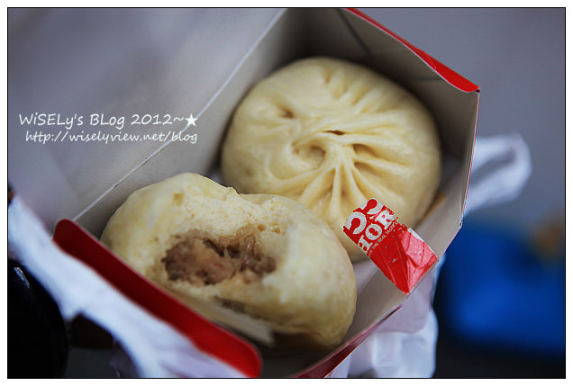 【旅行】2011日本．大阪：道頓堀必吃美食～鶴橋風月大阪燒、難波前日千的たこ燒道樂わなか章魚燒，以及味道很特別的蓬萊肉包 (適合預算有限的朋友吃)
