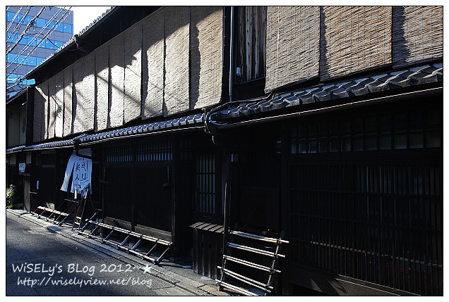 【旅行】2011日本京都:從木屋町通順著「高瀨川一之船入」慢遊,有流水有櫻花有陽光的午后 【旅行】2011日本京都:從木屋町通順著「高瀨川一之船入」慢遊,有流水有櫻花有陽光的午后
