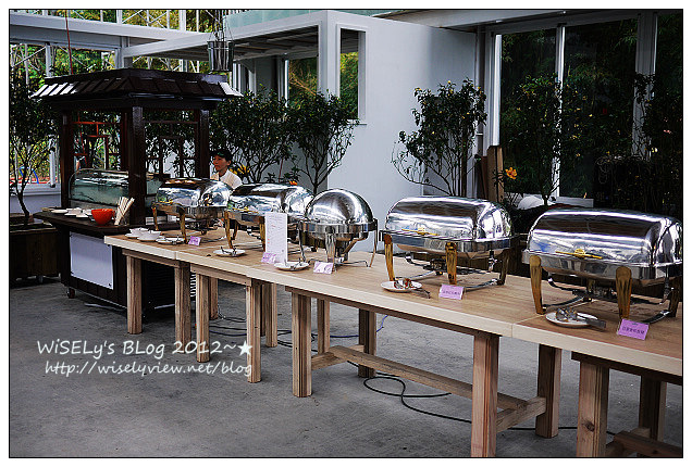 【食記】宜蘭縣．員山鄉：香草菲菲(Buffet)自助餐吃到飽～味道還不錯食材新鮮但要注意點餐時間，鄰近太陽埤逛逛隨拍