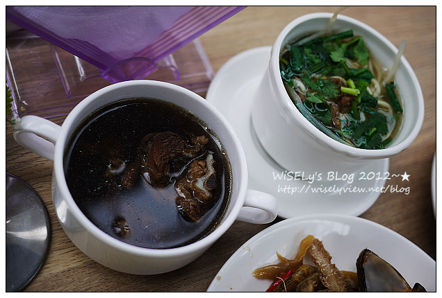 【食記】宜蘭縣．員山鄉：香草菲菲(Buffet)自助餐吃到飽～味道還不錯食材新鮮但要注意點餐時間，鄰近太陽埤逛逛隨拍