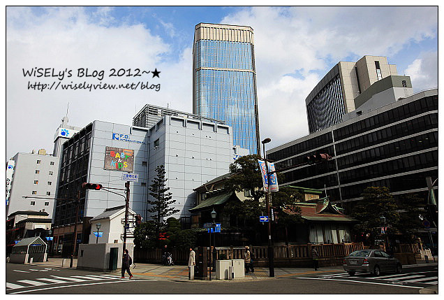 【旅遊】2012日本神戶：從神戶空港搭乘KOBE Port Liner(機場捷運線)到三宮車站，以及三宮市區到旅館沿途隨拍