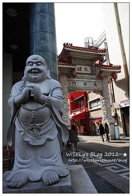 【旅遊】2012日本神戶：從神戶空港搭乘KOBE Port Liner(機場捷運線)到三宮車站，以及三宮市區到旅館沿途隨拍