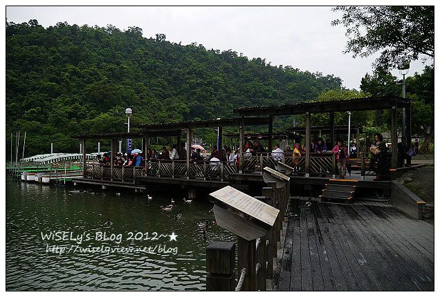 【食記】宜蘭縣．冬山鄉：緩步慢遊梅花湖，小熊書房吃鬆餅喝午茶