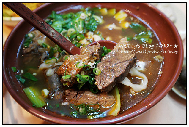 【食記】台北市.寧夏夜市:賴記雞蛋蚵仔煎、感恩牛羊肉小館 【食記】台北市.寧夏夜市:賴記雞蛋蚵仔煎、感恩牛羊肉小館