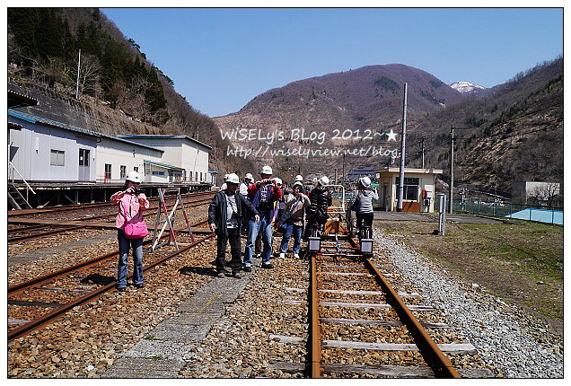 【旅行】2012日本．岐阜：奧飛騨溫泉口駅＠舊神岡鐵道單車遊，適合親子此生必來一次的體驗～(內含騎乘沿途美景及過山洞的實拍影片)