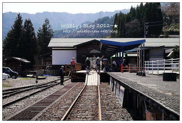 【旅行】2012日本．岐阜：奧飛騨溫泉口駅＠舊神岡鐵道單車遊，適合親子此生必來一次的體驗～(內含騎乘沿途美景及過山洞的實拍影片)