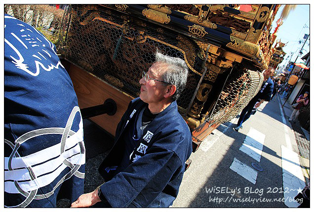【旅行】2012日本．岐阜：古川祭神轎遊行巧遇「子供歌舞妓」，品嚐山腰樓和食與井之廣味噌煎餅、逛祭典屋台和大啖飛騨霜降牛串烤