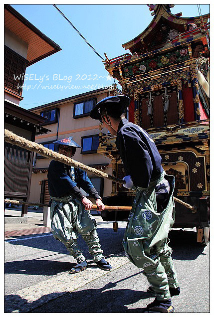 【旅行】2012日本．岐阜：古川祭神轎遊行巧遇「子供歌舞妓」，品嚐山腰樓和食與井之廣味噌煎餅、逛祭典屋台和大啖飛騨霜降牛串烤