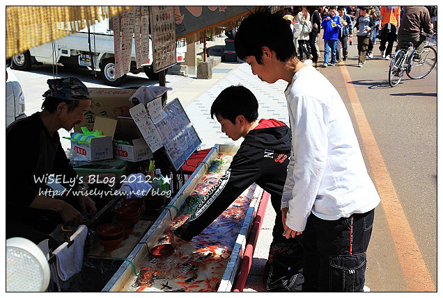 【旅行】2012日本．岐阜：古川祭神轎遊行巧遇「子供歌舞妓」，品嚐山腰樓和食與井之廣味噌煎餅、逛祭典屋台和大啖飛騨霜降牛串烤