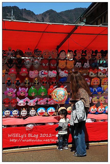 【旅行】2012日本．岐阜：古川祭神轎遊行巧遇「子供歌舞妓」，品嚐山腰樓和食與井之廣味噌煎餅、逛祭典屋台和大啖飛騨霜降牛串烤