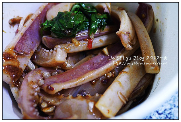 【食記】台北市．饒河街夜市：東發號蚵仔麵線、加賀魷魚大王、紫蘇梅口味大雞排、日式圓圓燒、阿花蚵仔煎&炸臭豆腐、日式珍珠紅豆餅 (推薦必嚐美食小吃)
