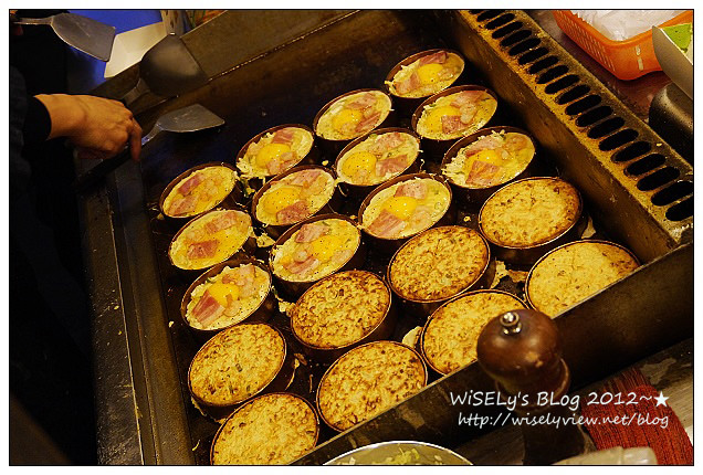 【食記】台北市．饒河街夜市：東發號蚵仔麵線、加賀魷魚大王、紫蘇梅口味大雞排、日式圓圓燒、阿花蚵仔煎&炸臭豆腐、日式珍珠紅豆餅 (推薦必嚐美食小吃)